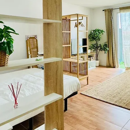 Live Oasis Apartament *